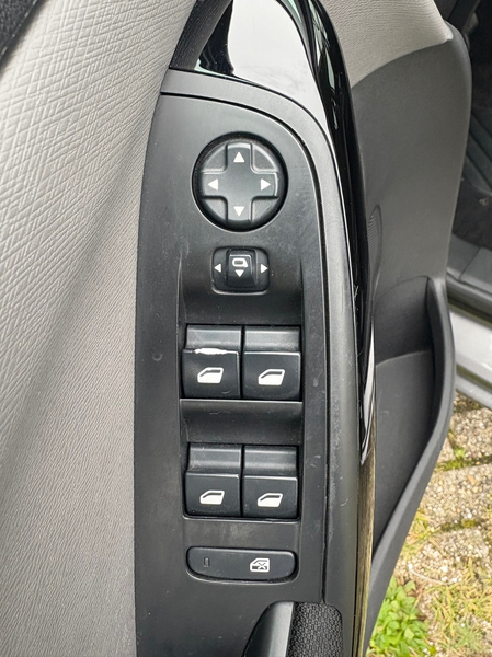 Citroen Grand C4 SpaceTourer 1.2 PureTech 7pers Business - Gris Platinium - Cru — photo 24