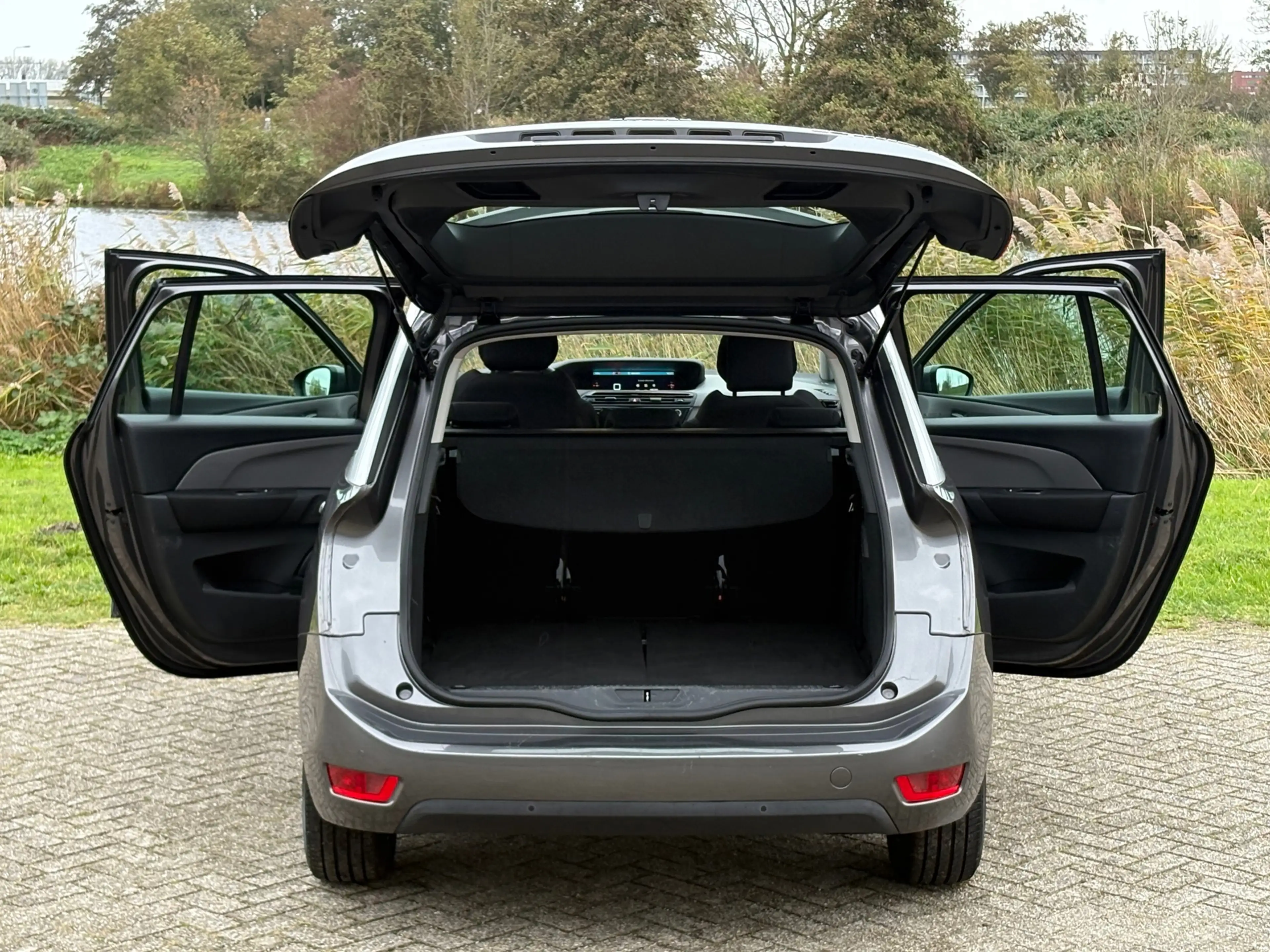 Citroen Grand C4 SpaceTourer 1.2 PureTech 7pers Business - Gris Platinium - Cru — photo 7
