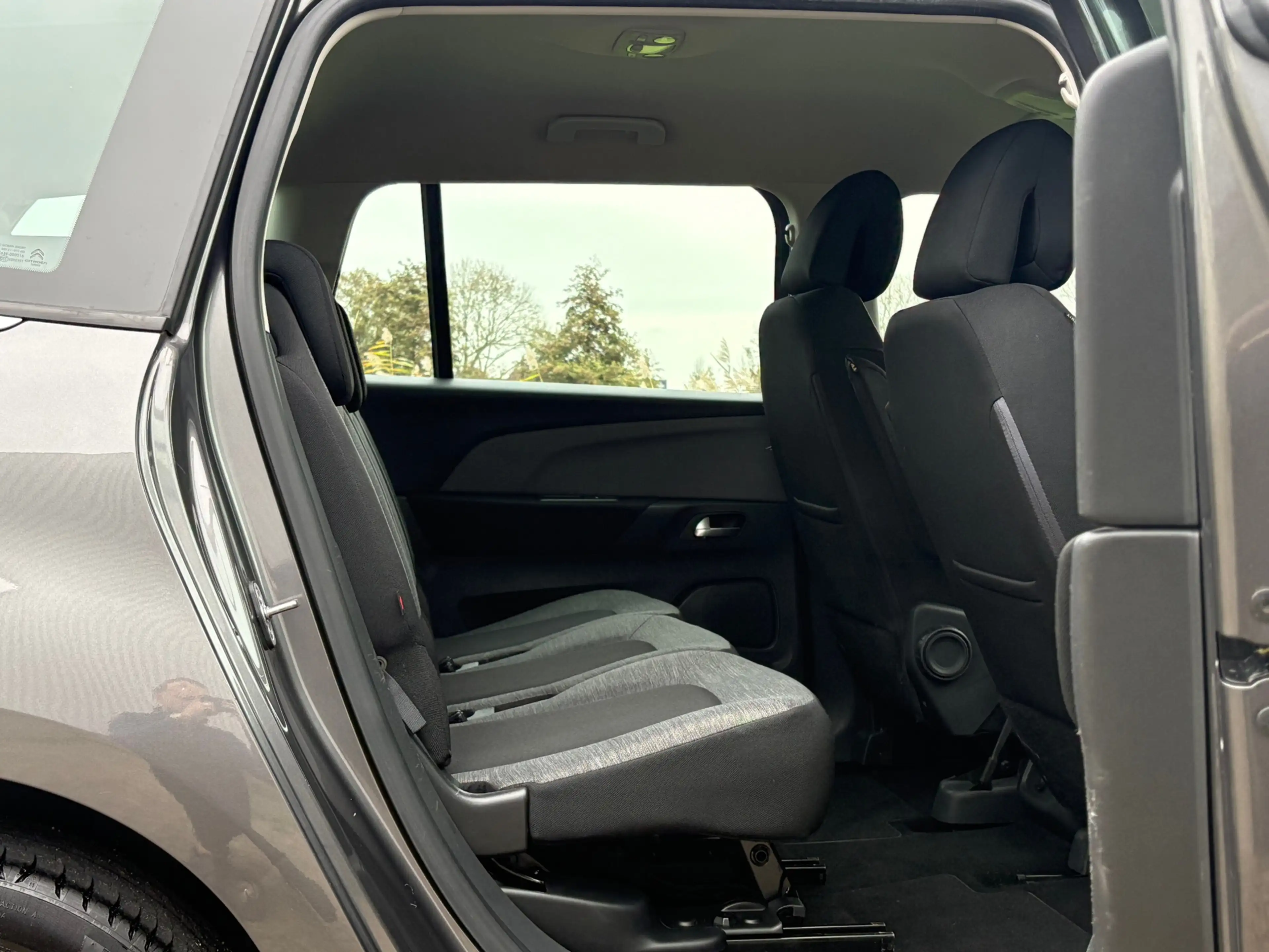 Citroen Grand C4 SpaceTourer 1.2 PureTech 7pers Business - Gris Platinium - Cru — photo 16