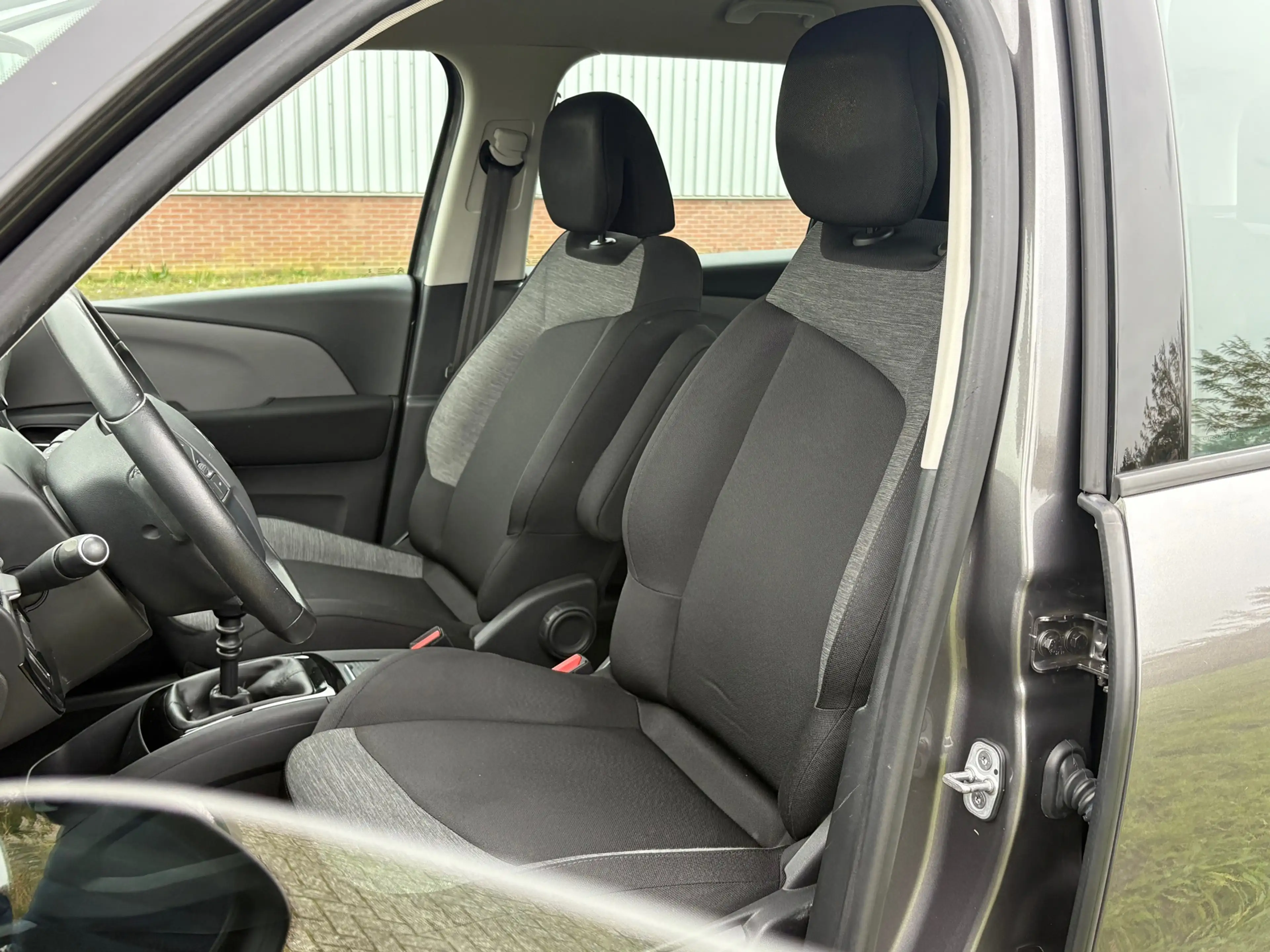 Citroen Grand C4 SpaceTourer 1.2 PureTech 7pers Business - Gris Platinium - Cru — photo 14