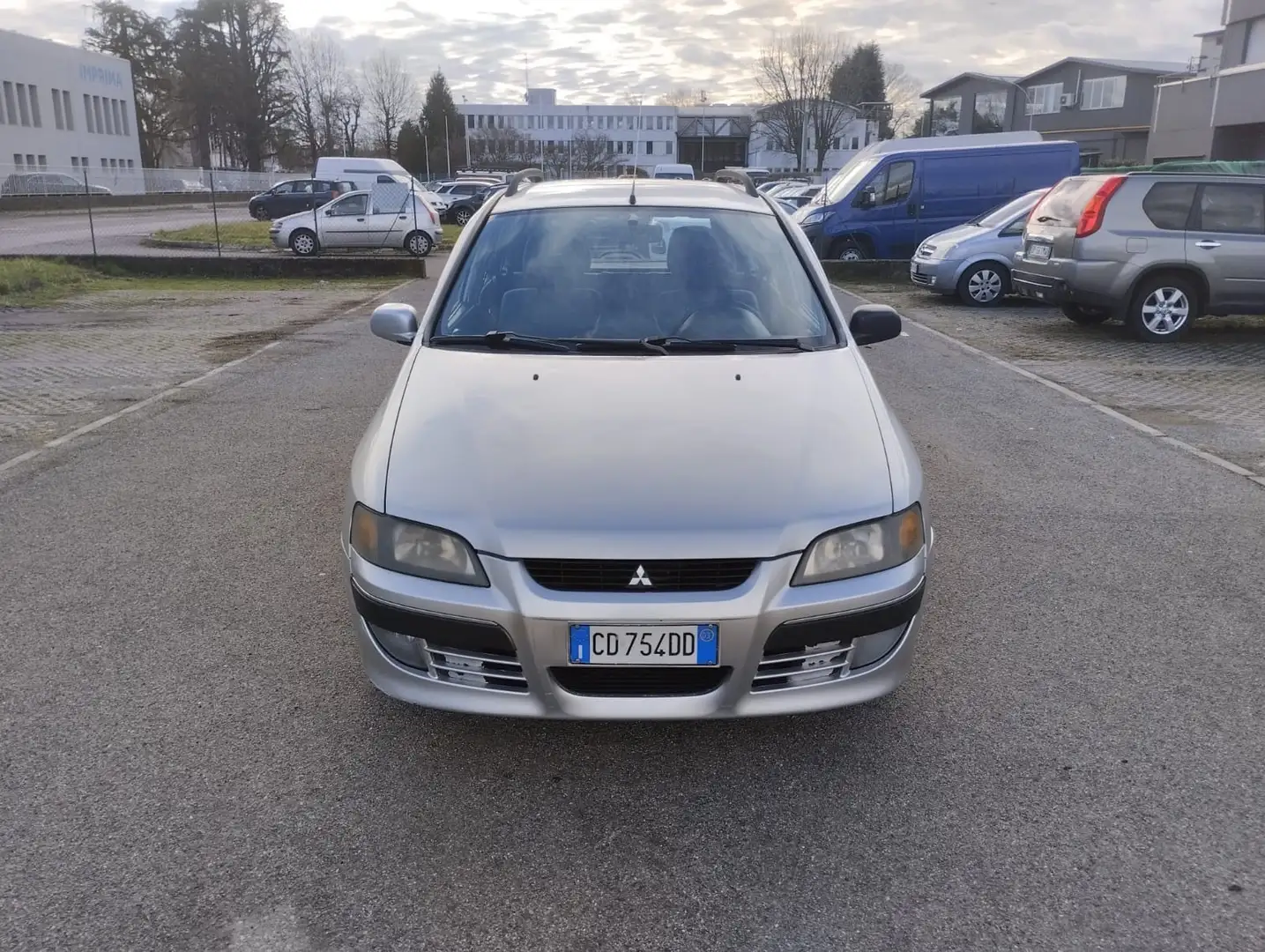 Mitsubishi Space Star 1.3i 16V 82Cv*Clima*Aux*Neopatentati Srebrny - 2