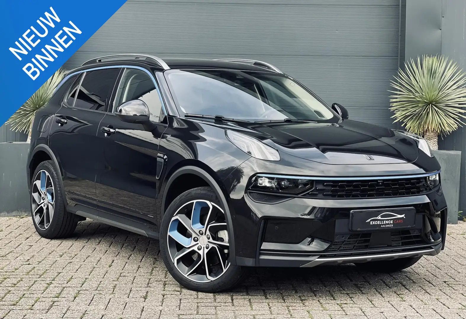 Lynk & Co 01 1.5 Zwart - 1