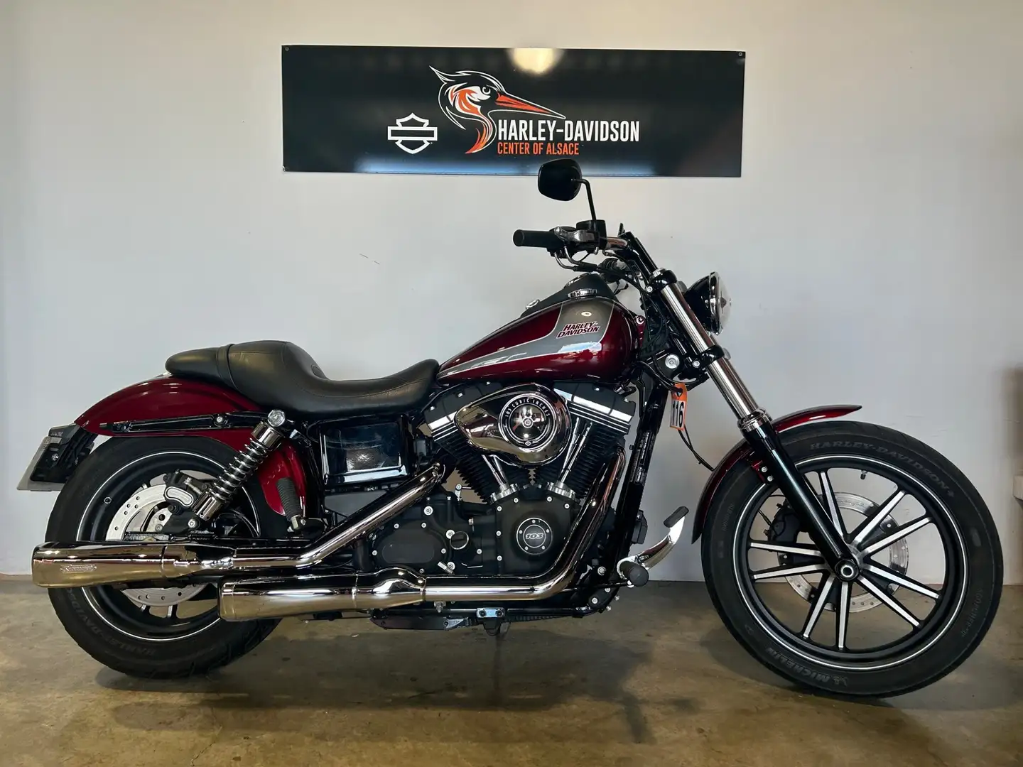 Harley-Davidson Dyna Street Bob - 1