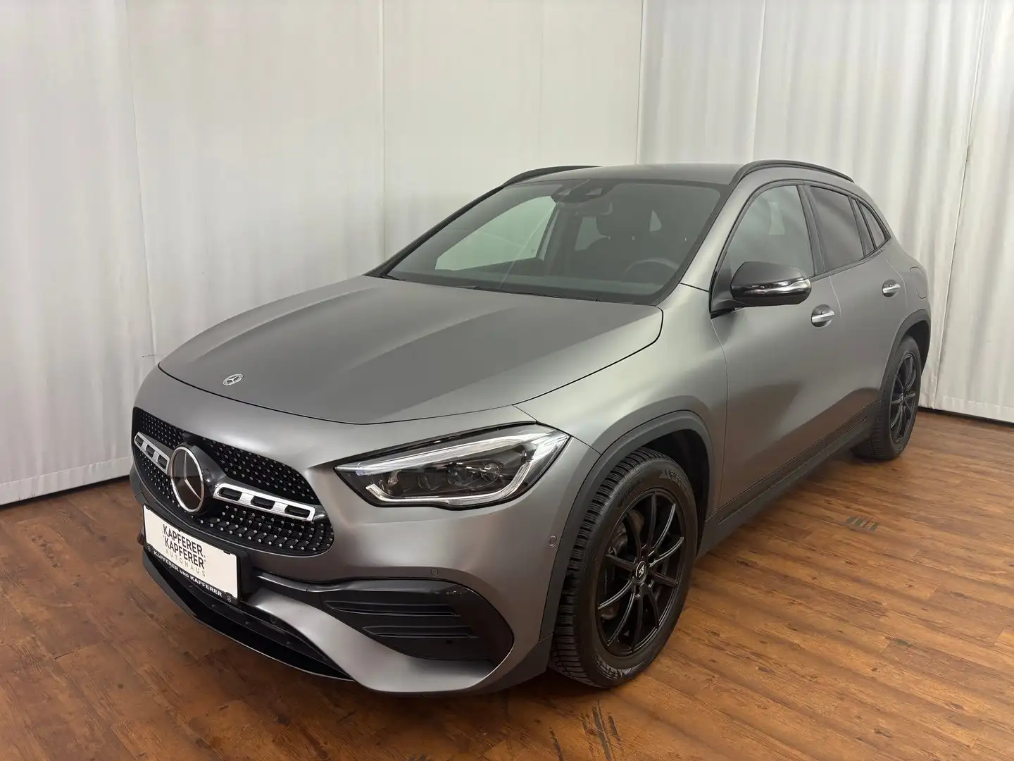 Mercedes-Benz GLA 220 220 d 4MATIC Aut. Grau - 1