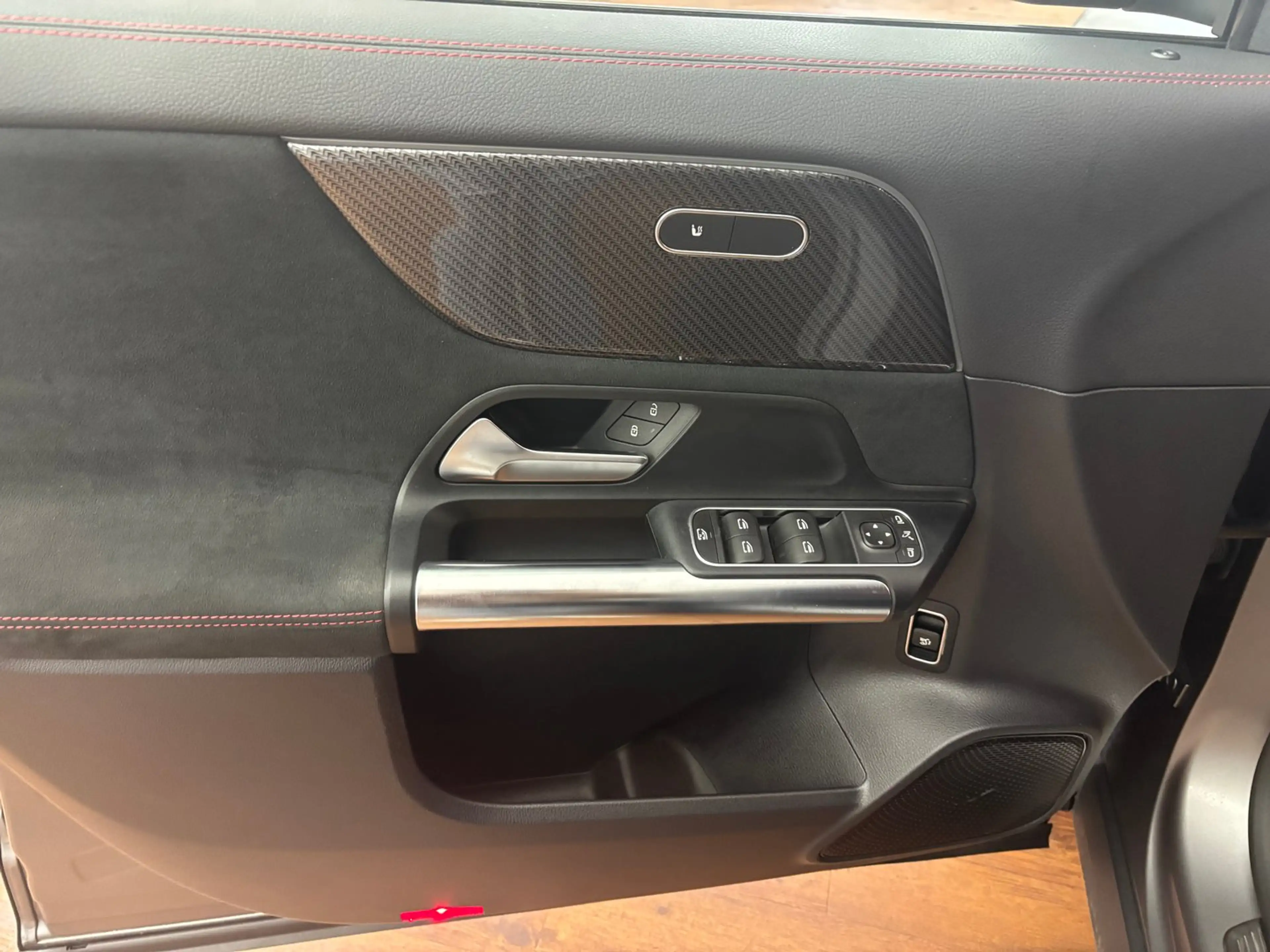 Mercedes-Benz GLA 220 220 d 4MATIC Aut. — photo 14