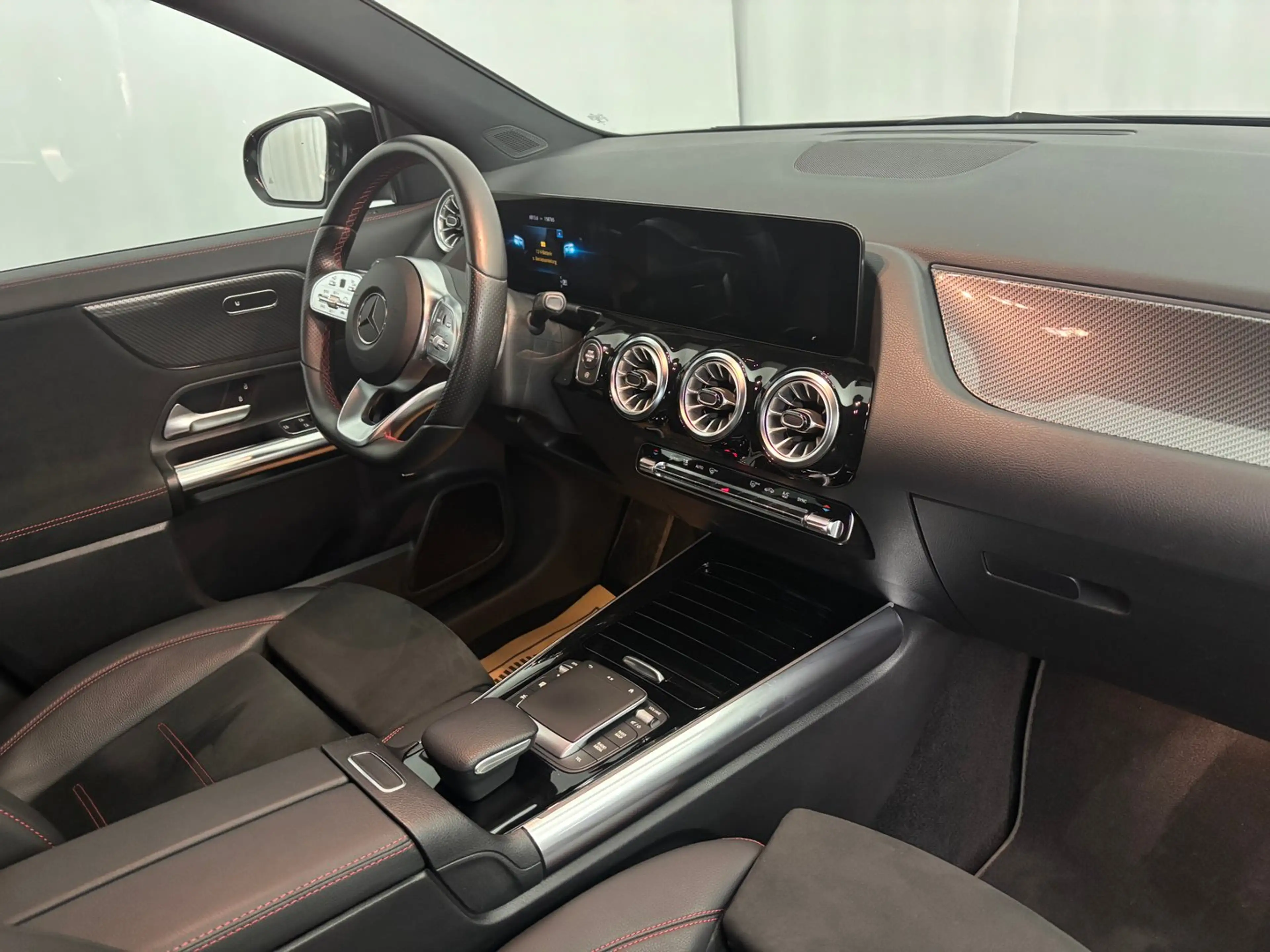 Mercedes-Benz GLA 220 220 d 4MATIC Aut. — photo 4