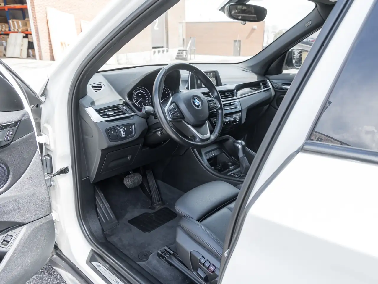 BMW X1 снимка BMW X1