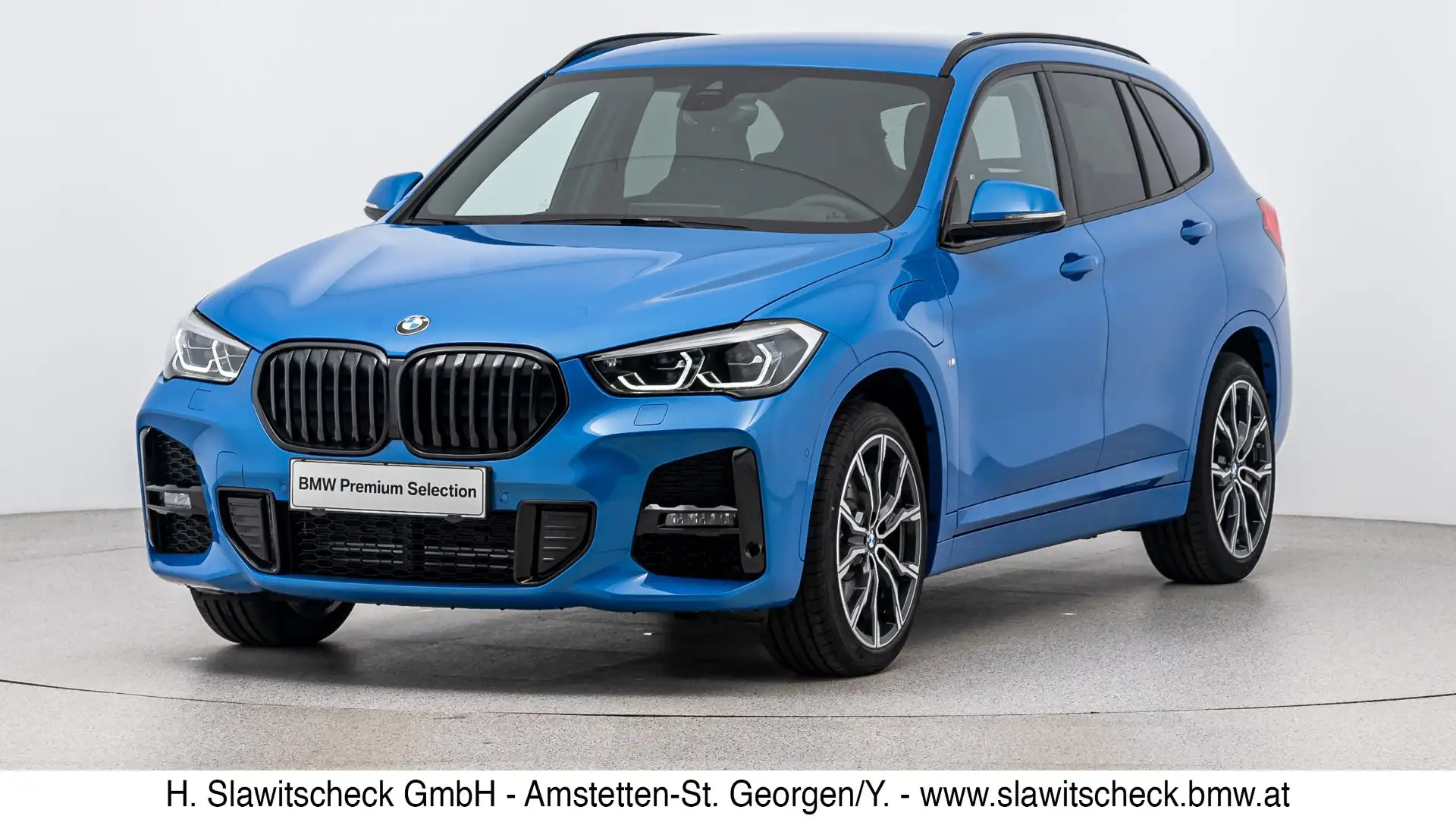 BMW X1 xDrive25e Blau - 1
