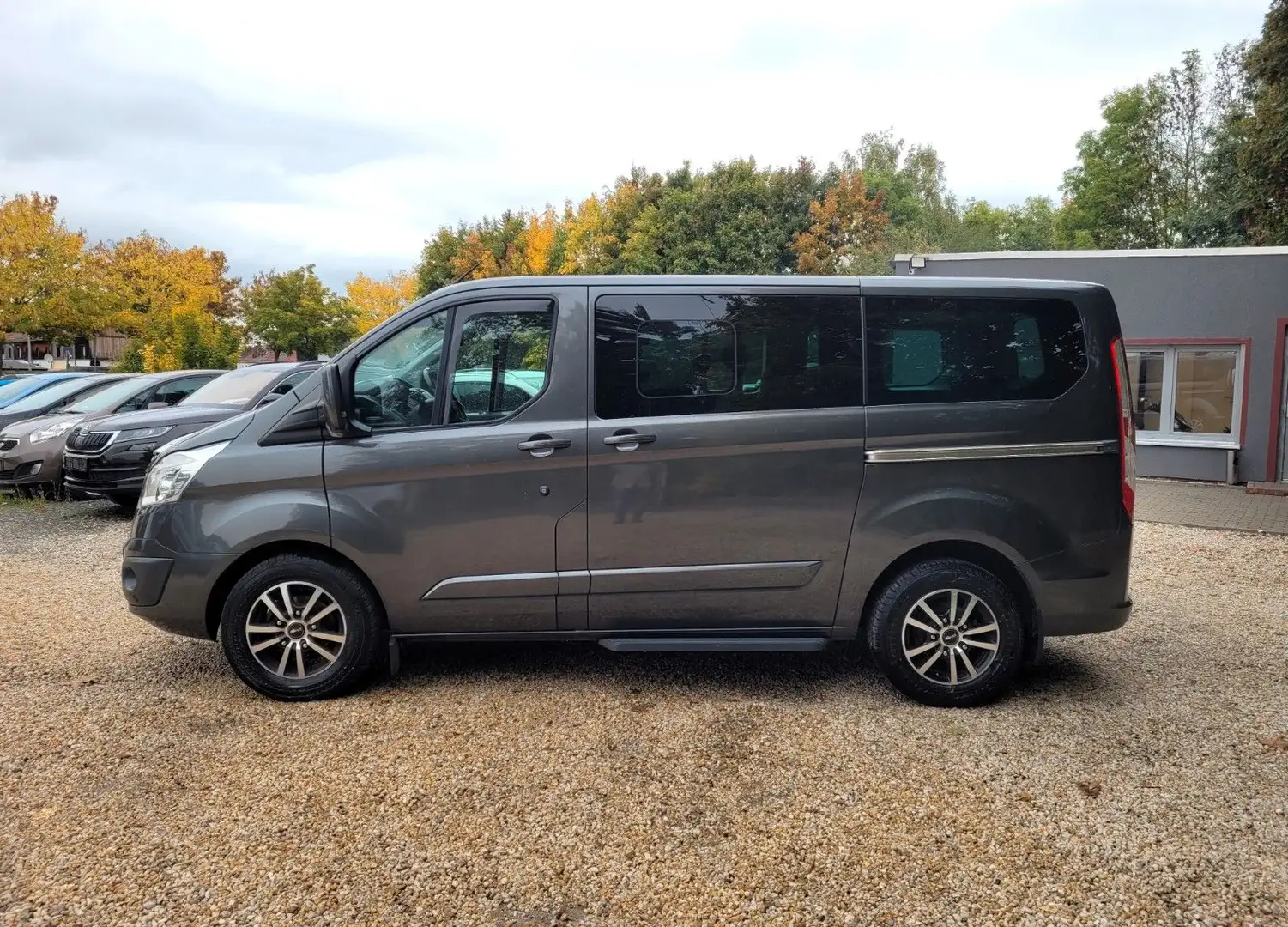 Ford Tourneo Custom *Navi*R-Cam*8xLMF*Klima*PDC*TÜV* Grau - 2