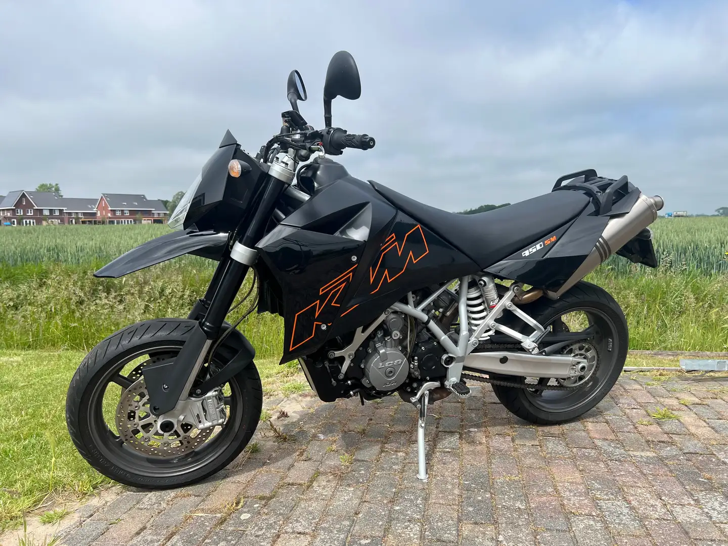 KTM 950 Supermoto Noir - 1