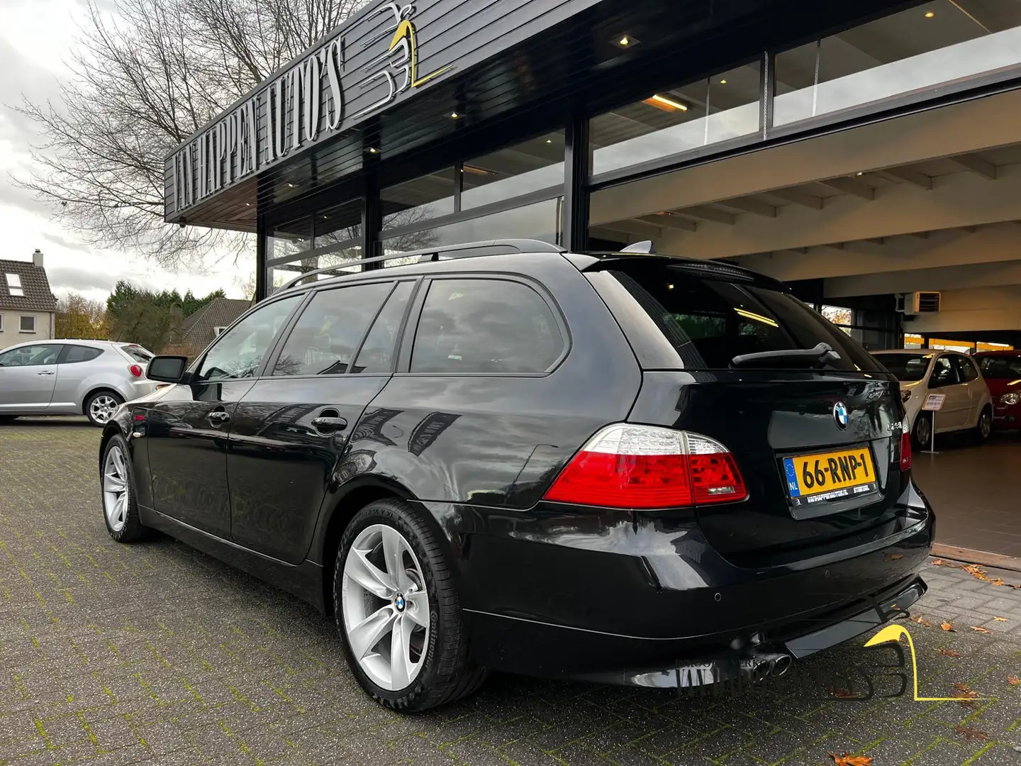 BMW 523 5-serie Touring 523i Zwart - 2