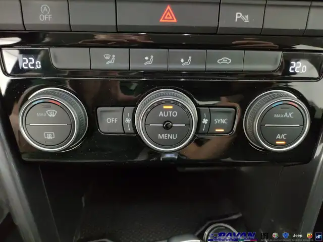 Volkswagen T-Roc view 28