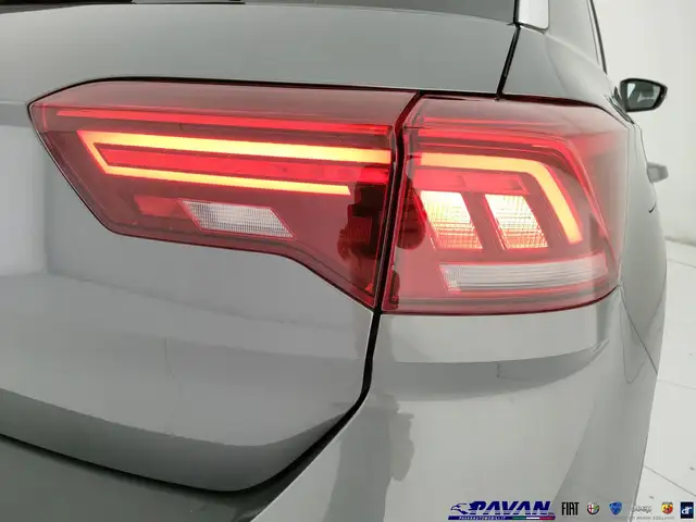 Volkswagen T-Roc view 29