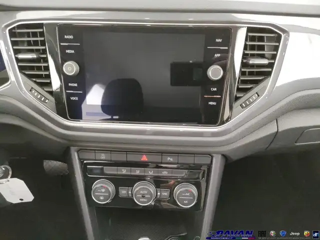 Volkswagen T-Roc view 19