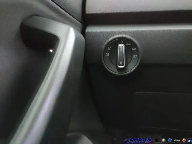 Volkswagen T-Roc view 16