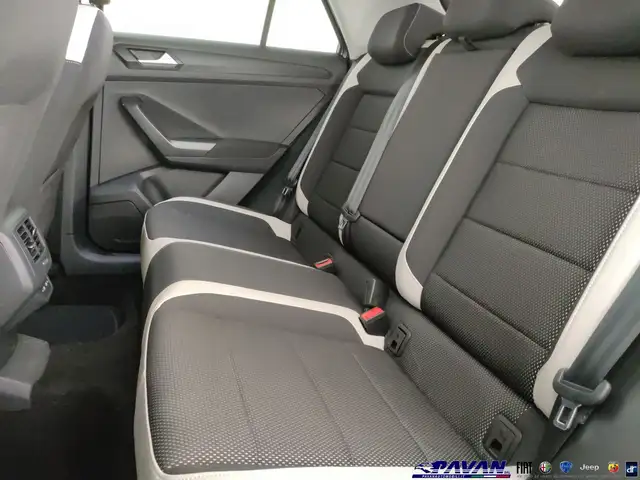 Volkswagen T-Roc view 11