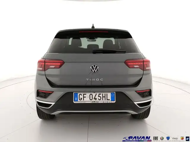 Volkswagen T-Roc view 4