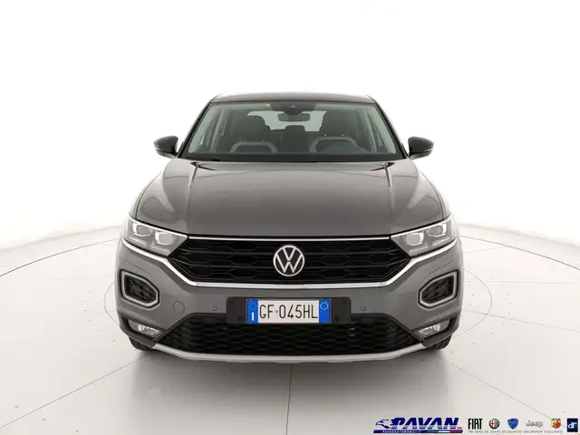 Volkswagen T-Roc view 2