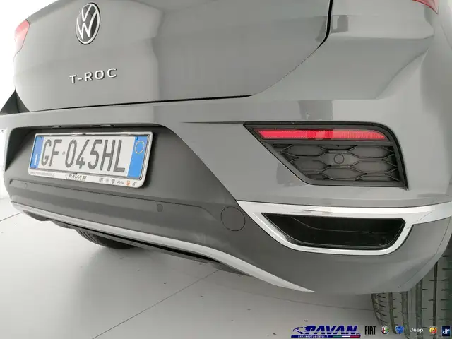Volkswagen T-Roc view 30