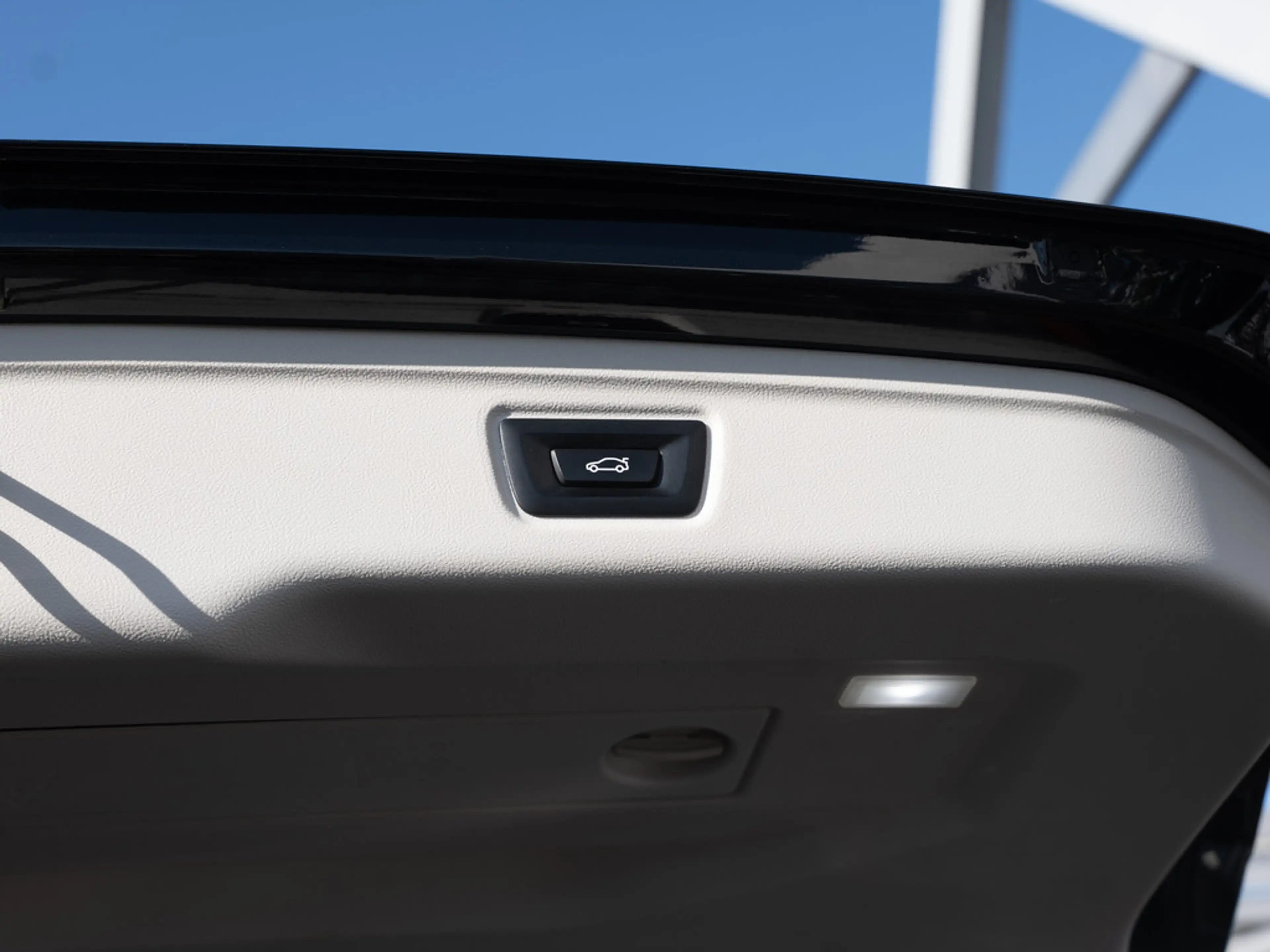 BMW 318 d Touring Sport Line LED ACC W-LAN NAVI — photo 12