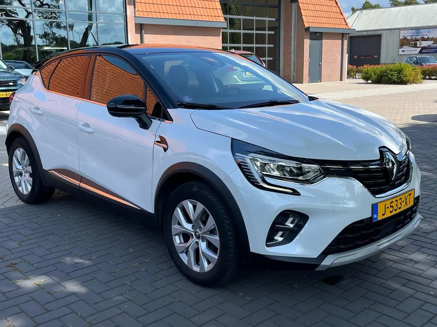 Renault Captur TCe 100 Intens | Navigatie | Parkeercamera | Trekh Wit - 2