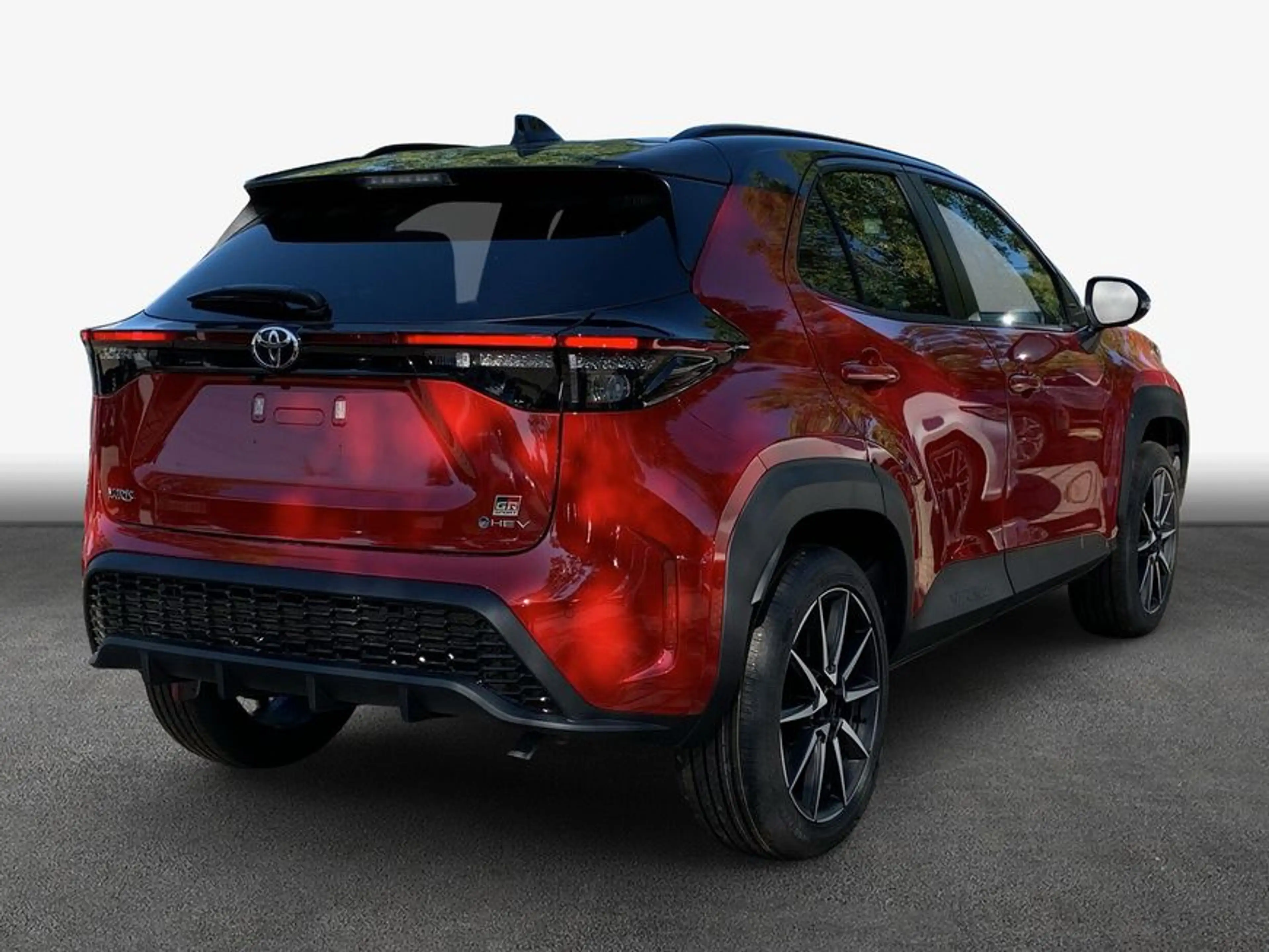 Toyota Yaris Cross Hybrid 130 1.5 VVT-i GR Sport 68 kW, 5 — photo 2