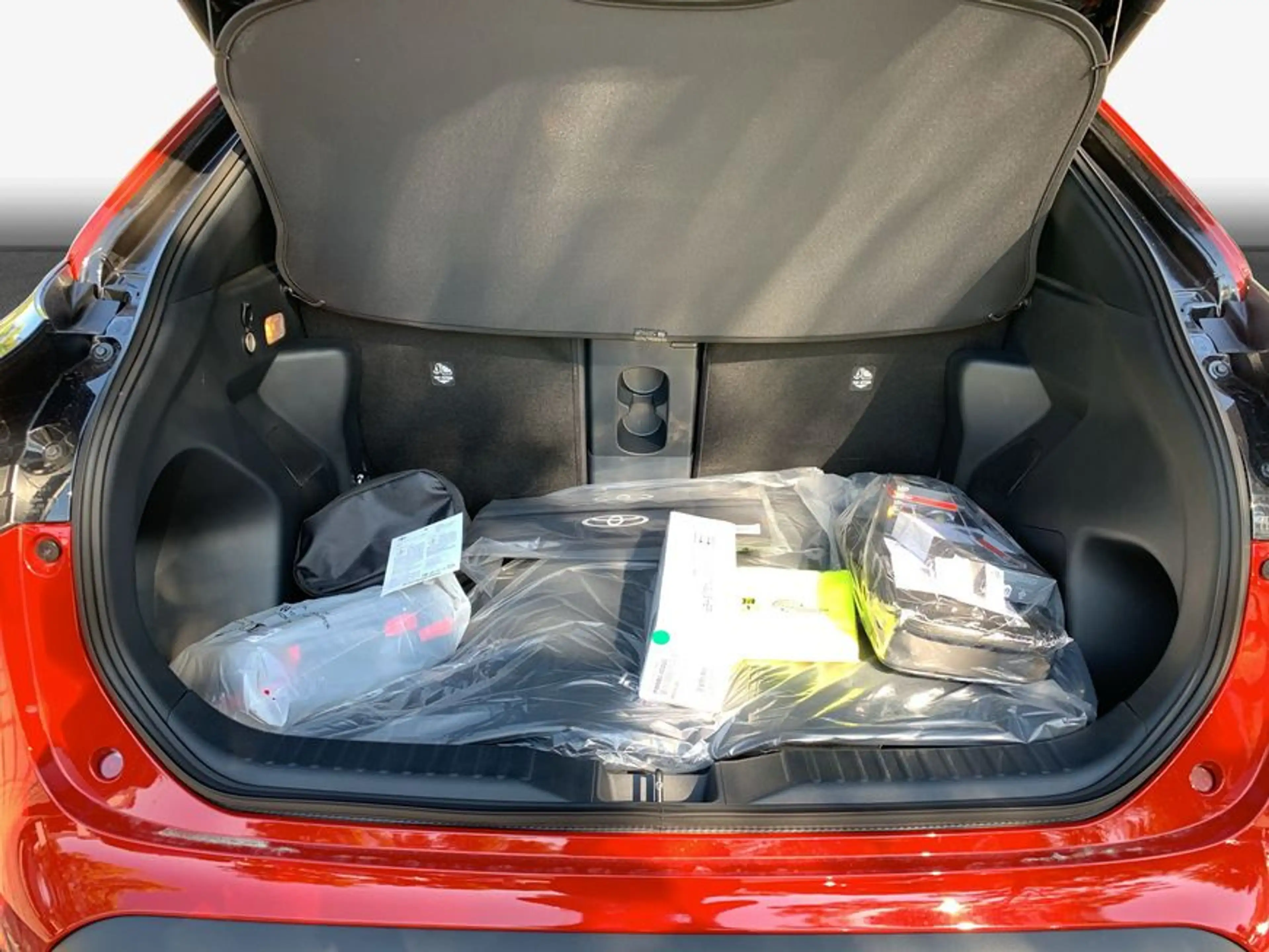 Toyota Yaris Cross Hybrid 130 1.5 VVT-i GR Sport 68 kW, 5 — photo 8