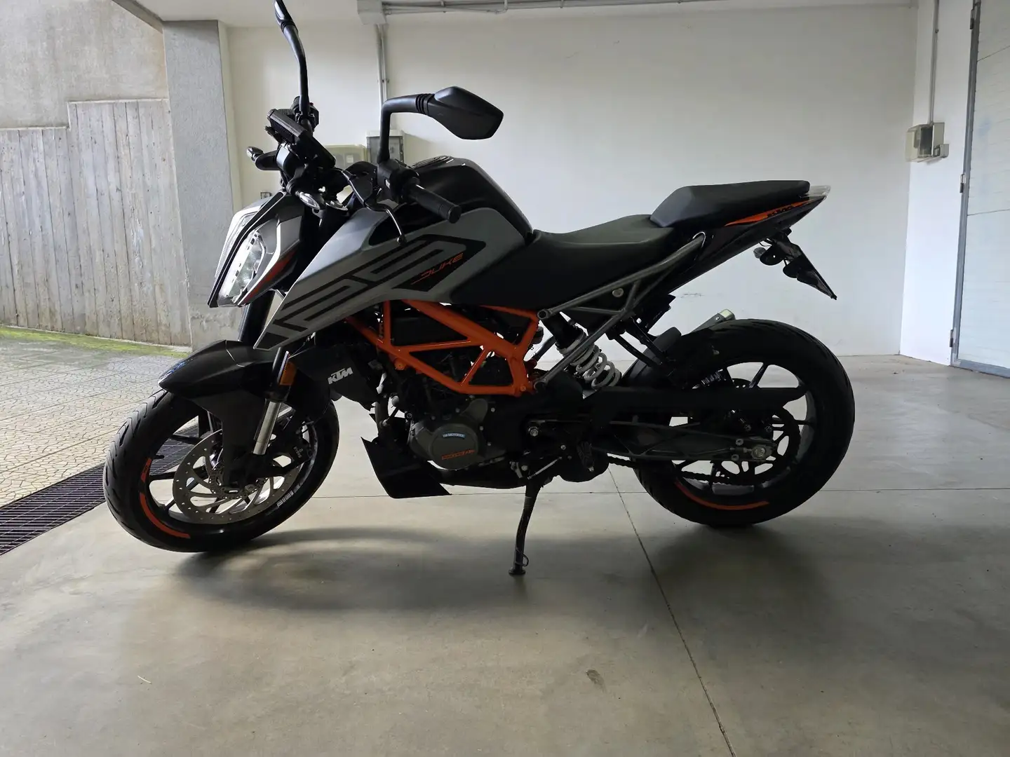 KTM 125 Duke Gri - 1
