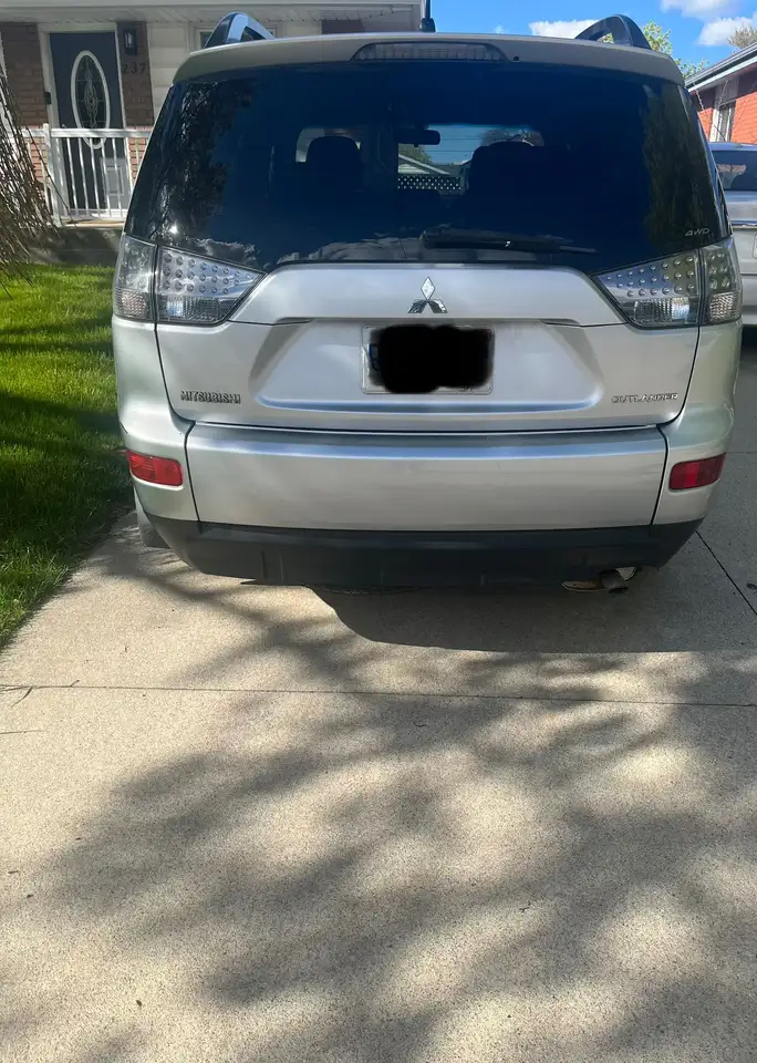 Mitsubishi Outlander снимка Mitsubishi Outlander
