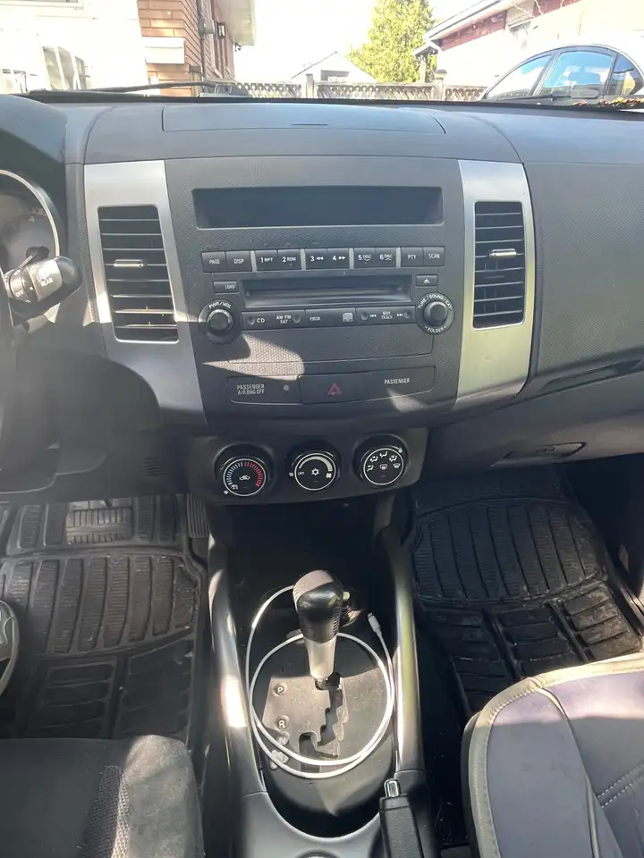 Mitsubishi Outlander снимка Mitsubishi Outlander