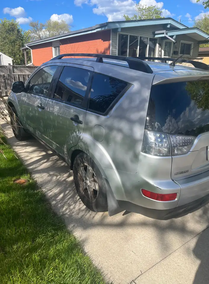 Mitsubishi Outlander снимка Mitsubishi Outlander