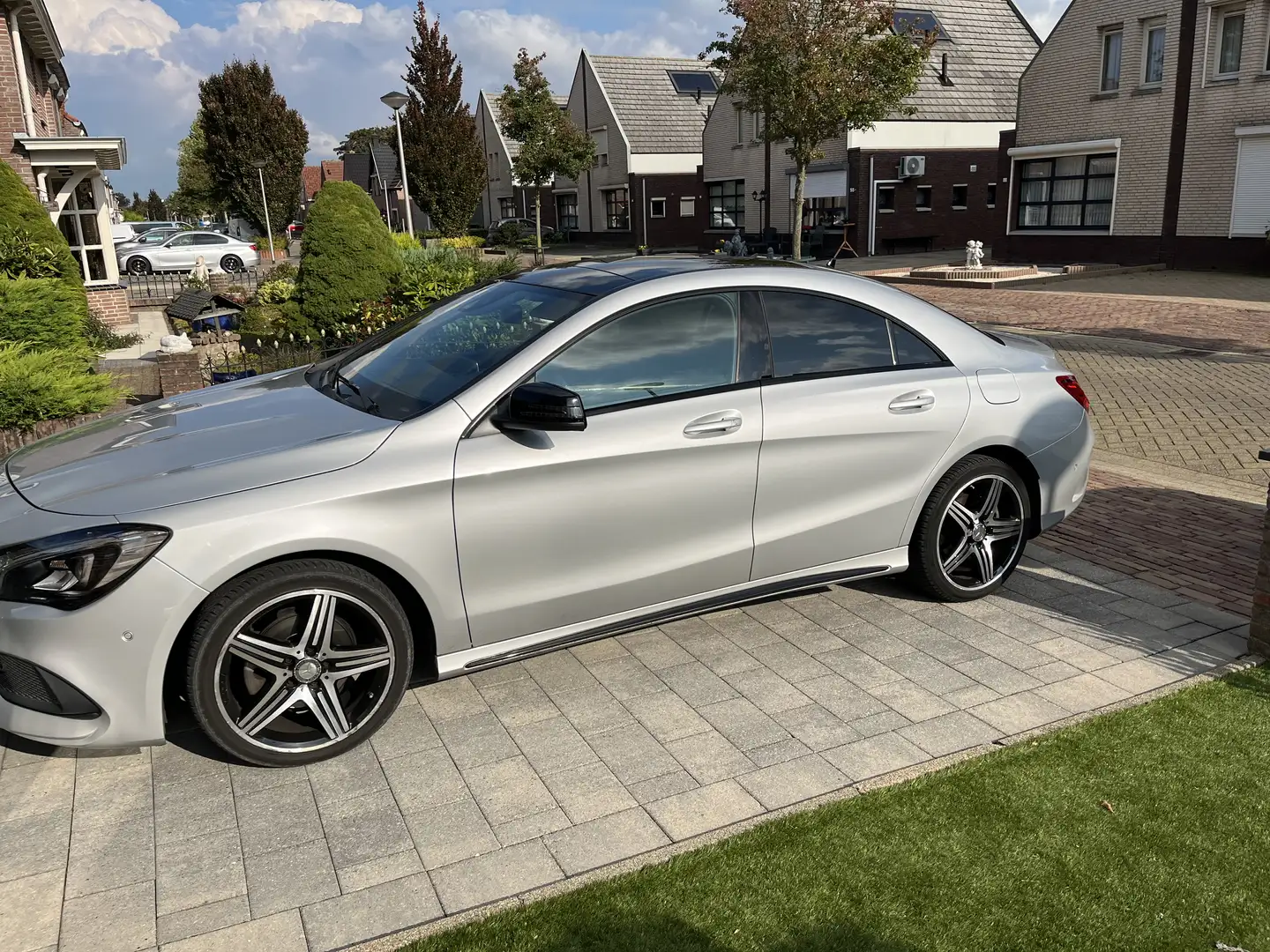 Mercedes-Benz CLA 220 4Matic 7G-DCT Urban - 1