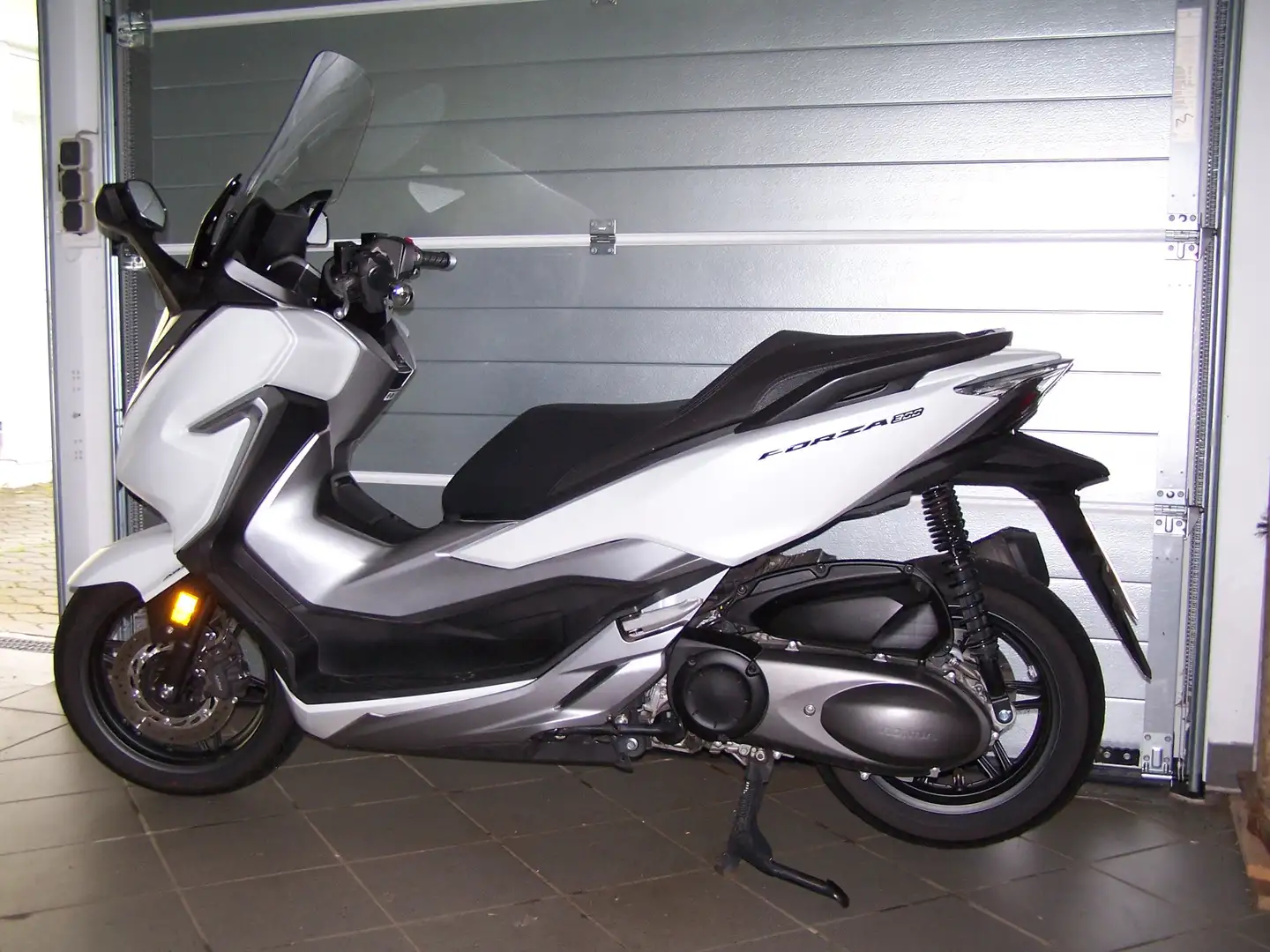 Honda Forza 300 Alb - 1
