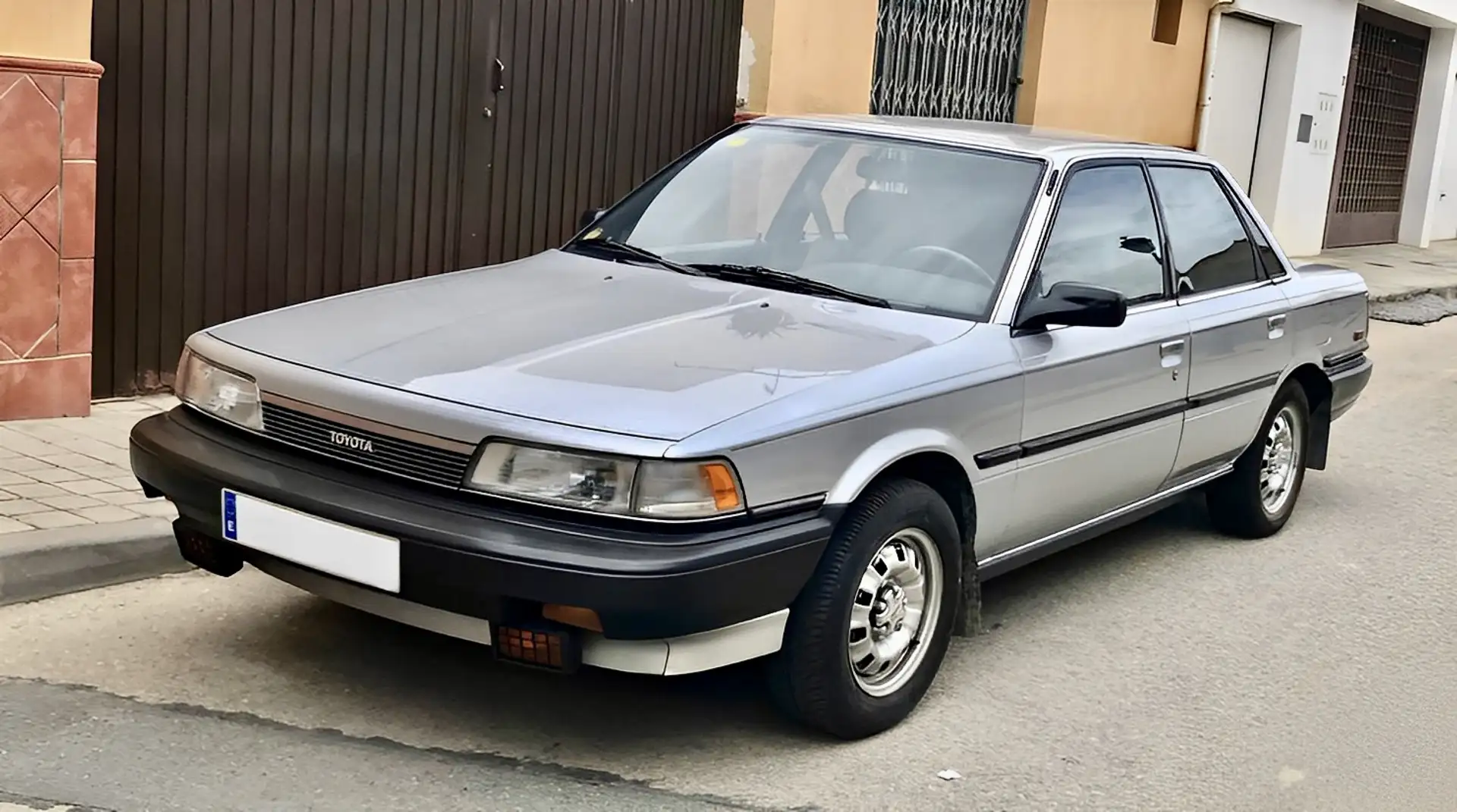 Toyota Camry Camry 2.0 IE Gris - 1