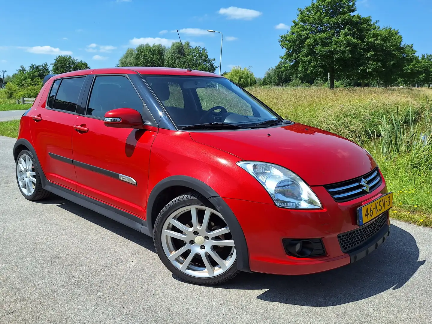 Suzuki Swift 1.3 Limited GT Červená - 1