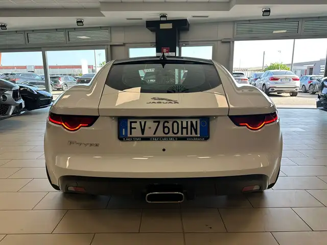 Jaguar F-Type view 5