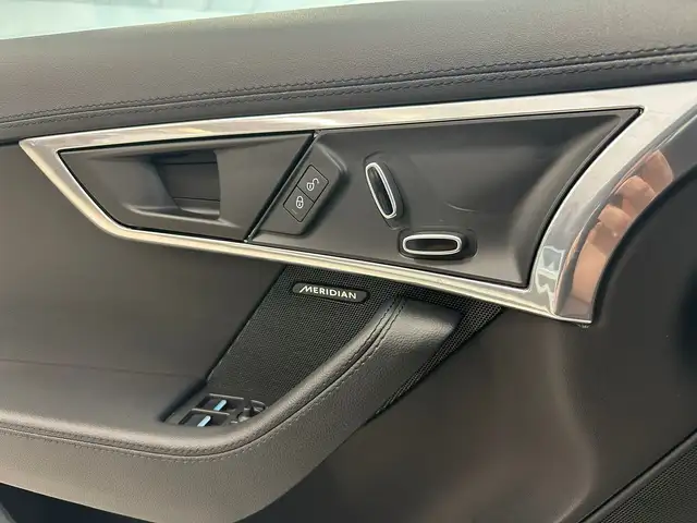 Jaguar F-Type view 11
