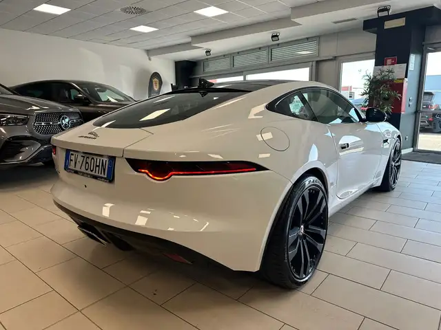 Jaguar F-Type view 4
