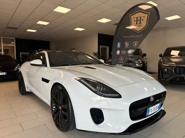 Jaguar F-Type view 3