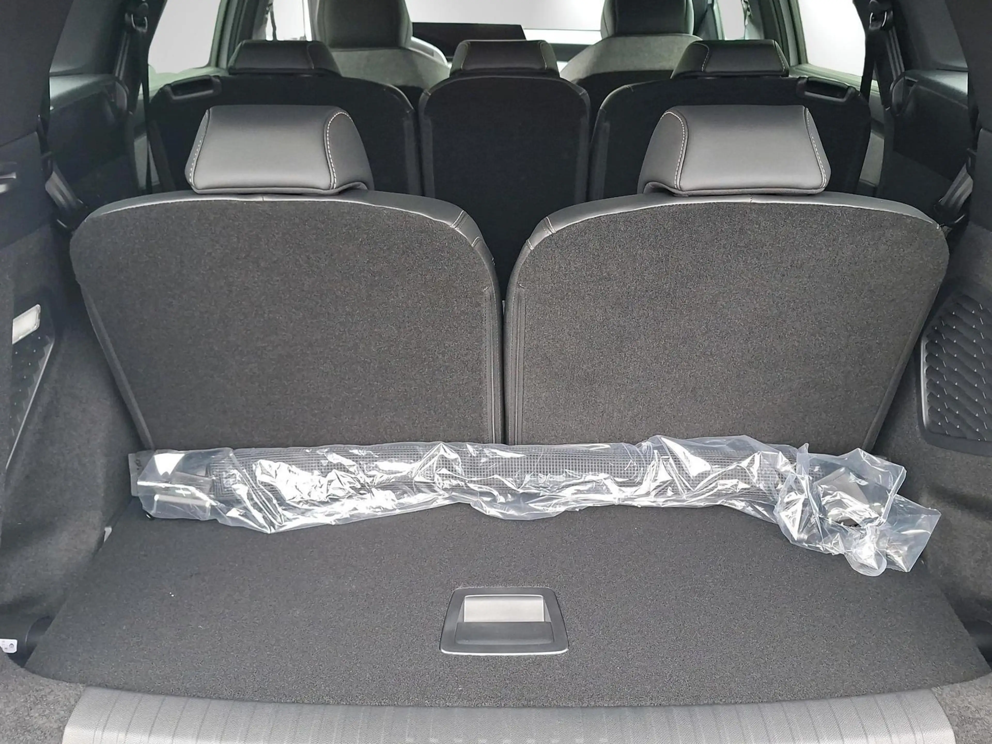 Peugeot 5008 Allure Business Hybrid 145 e-DSC6 — photo 5