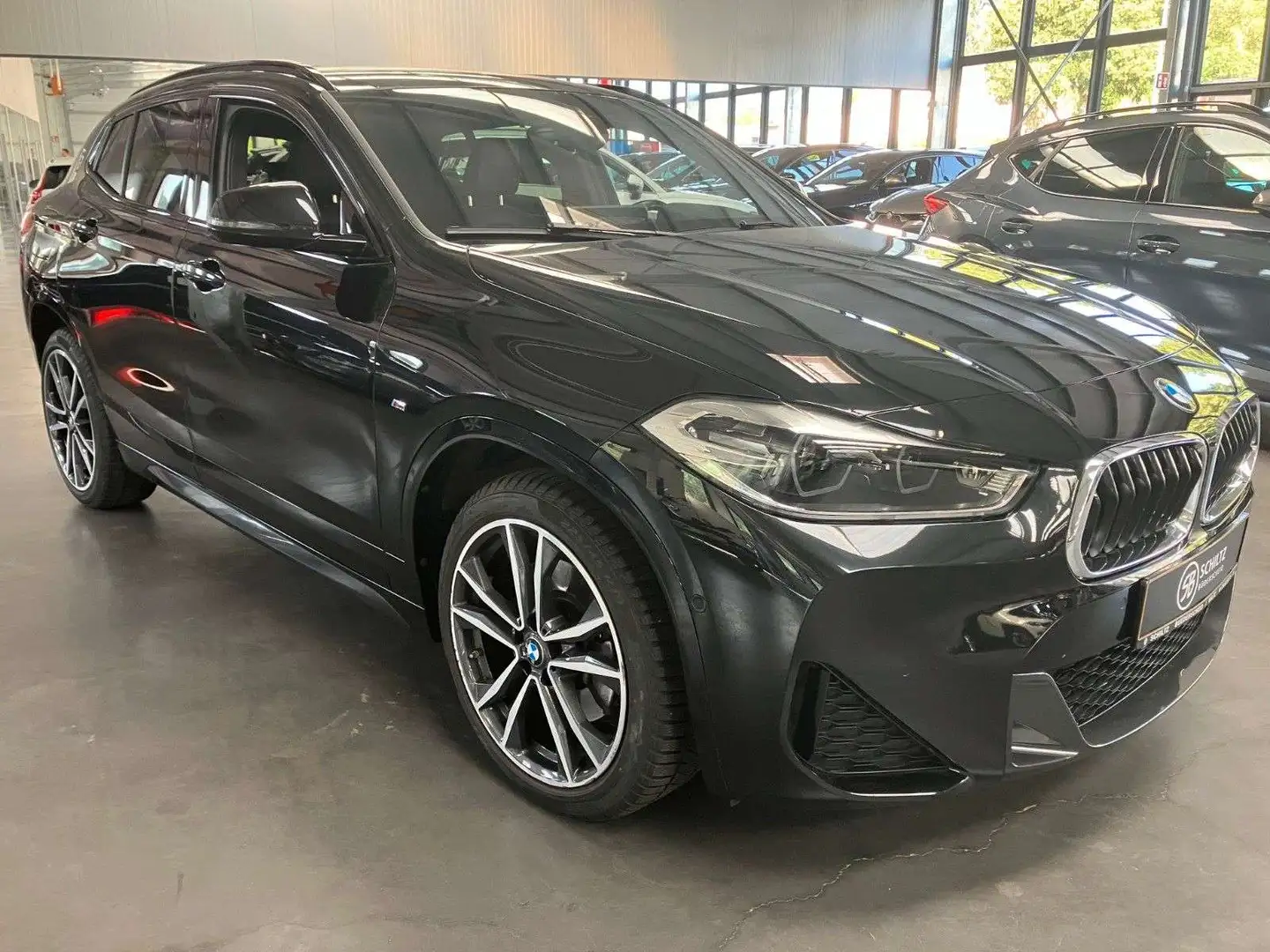 BMW X2 sDrive 20 i Msport 178HP Zwart - 1