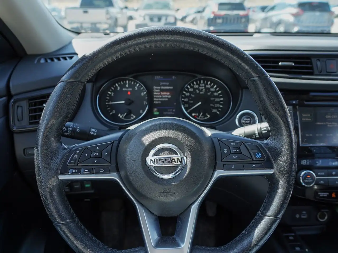 Nissan Rogue снимка Nissan Rogue