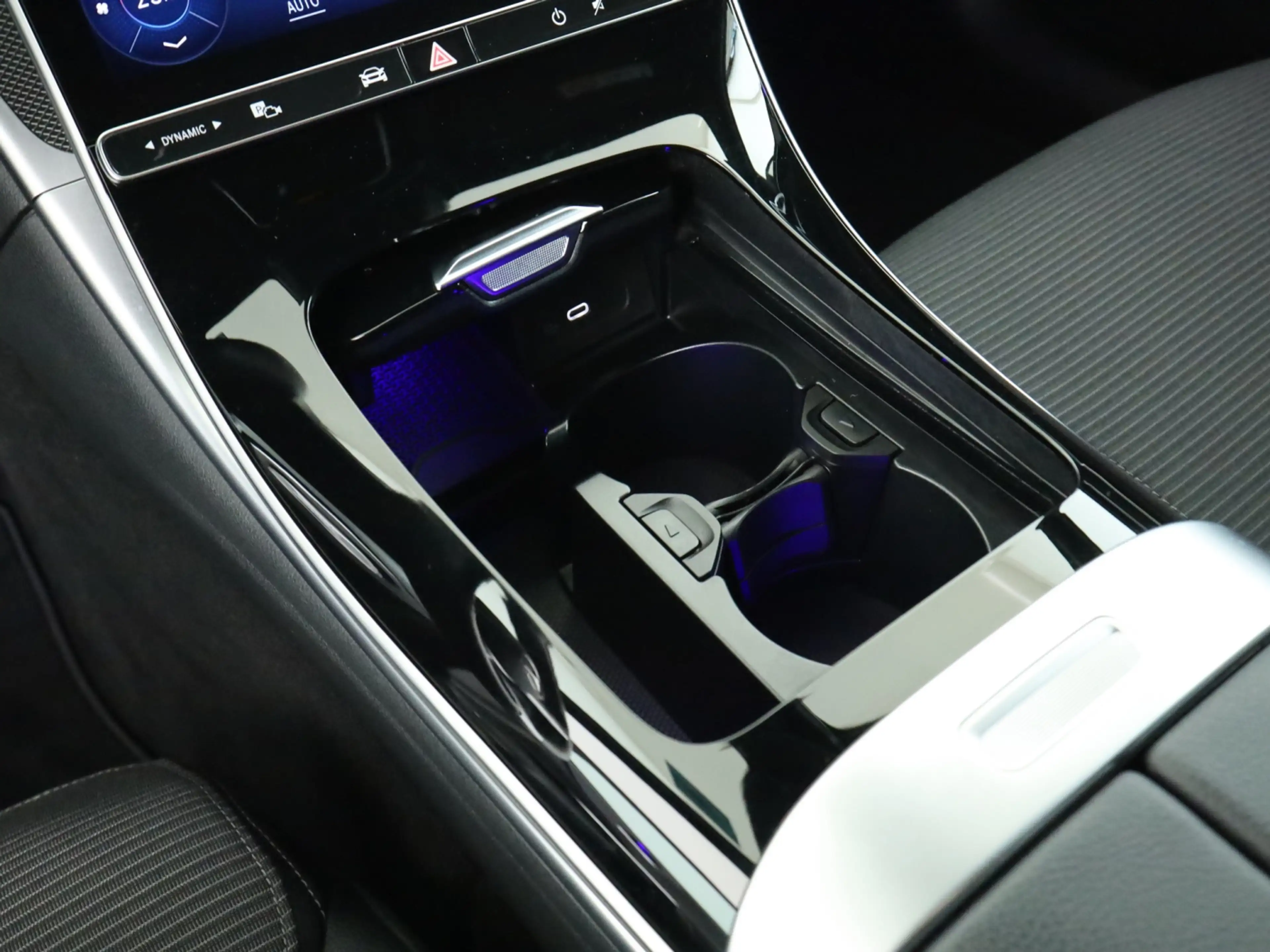Mercedes-Benz C 220 d T *Avantgarde*AHK*Distronic*el.Heck*Kam. — photo 15