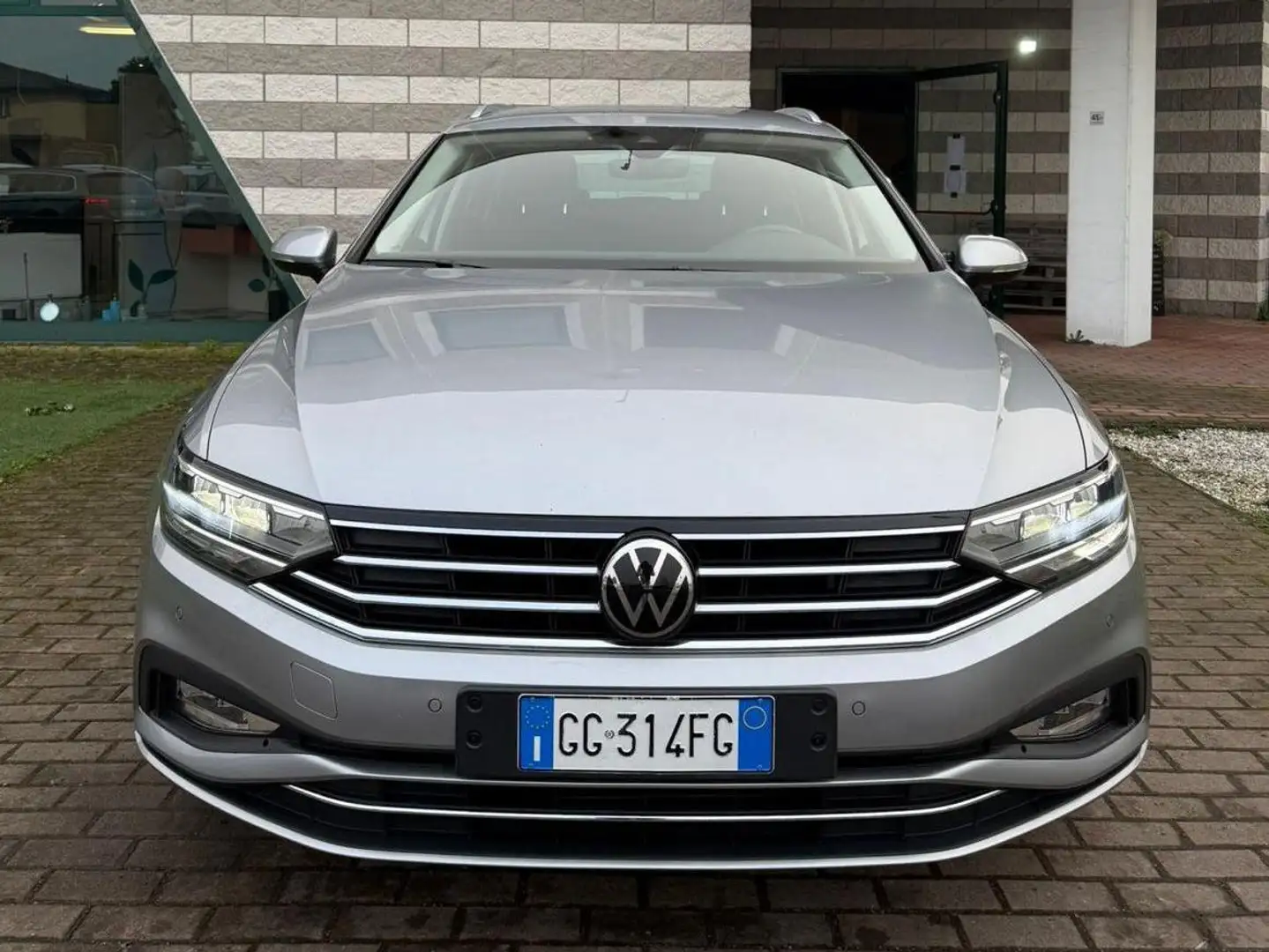 Volkswagen Passat Variant Passat Variant 2.0 tdi Business 122cv dsg Argento - 1