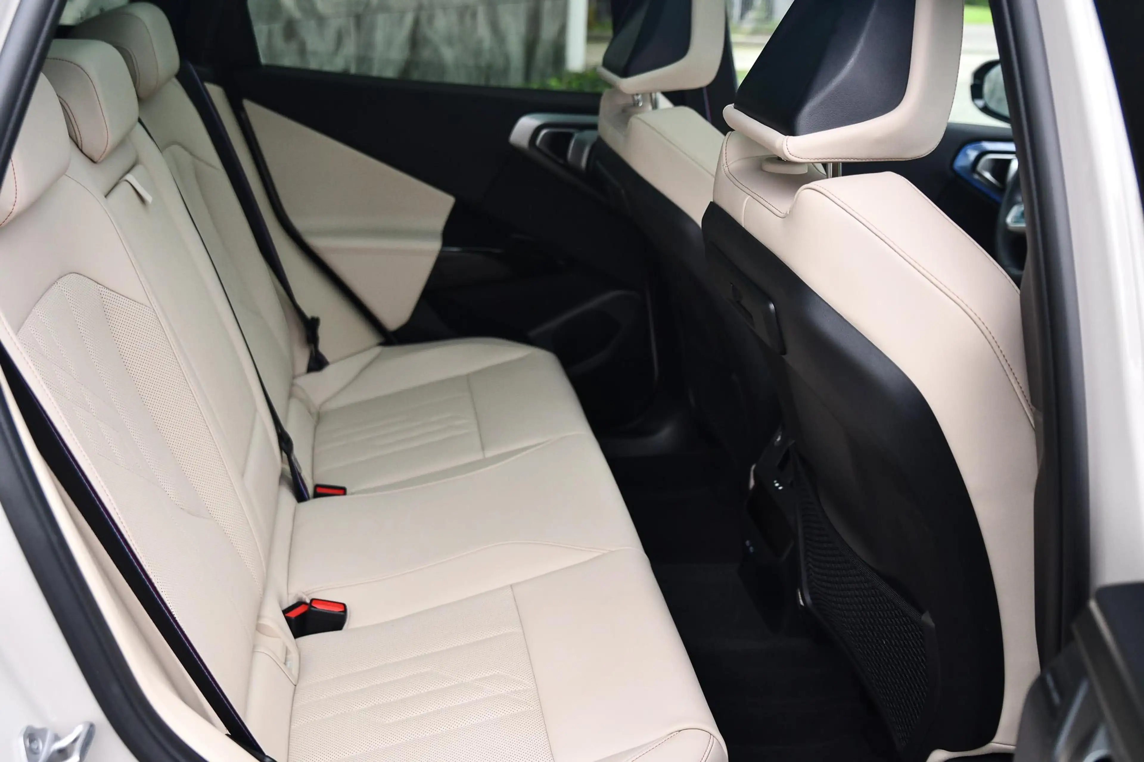 BMW X3 30e xDriveM-Sport Pro dune grey|Trekhaak|20inch| — photo 16