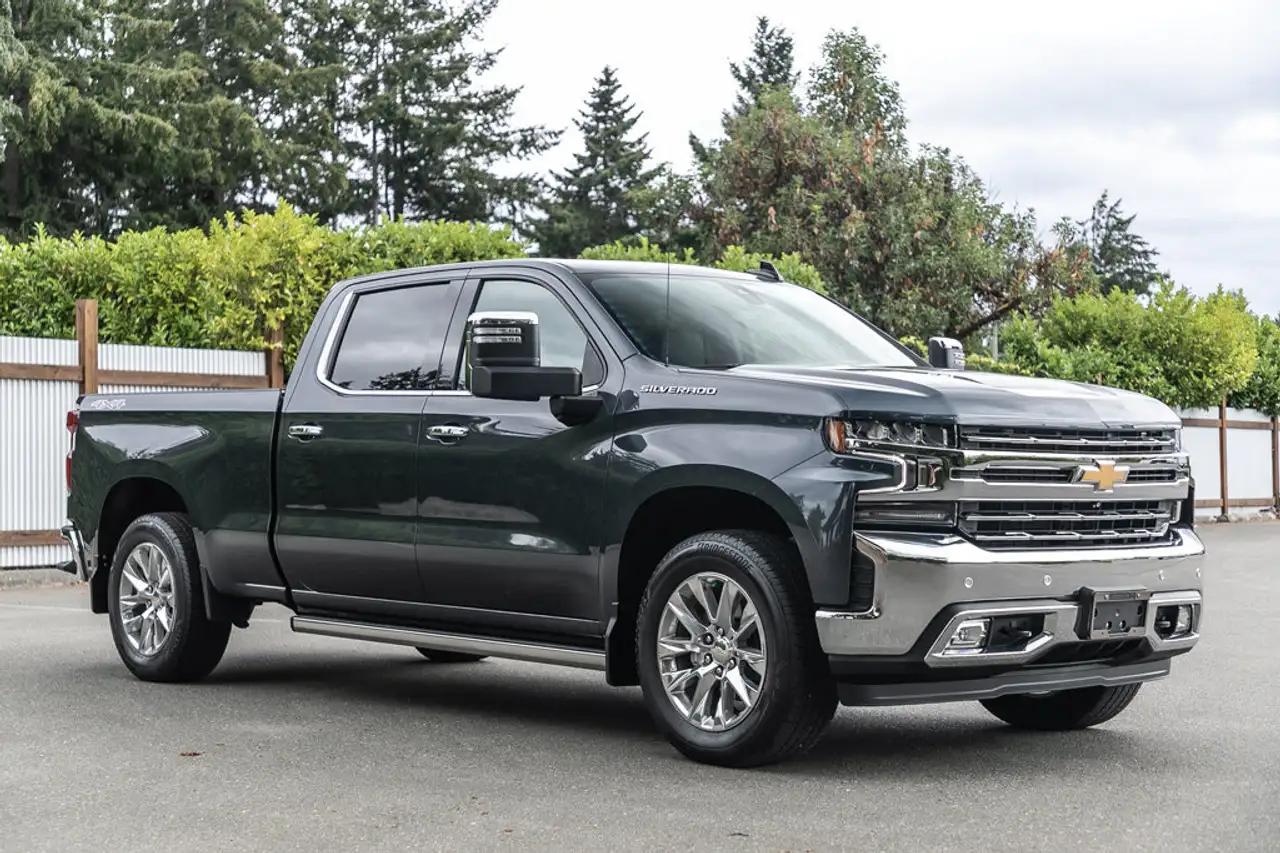 Chevrolet Silverado 1500 photo Chevrolet Silverado 1500