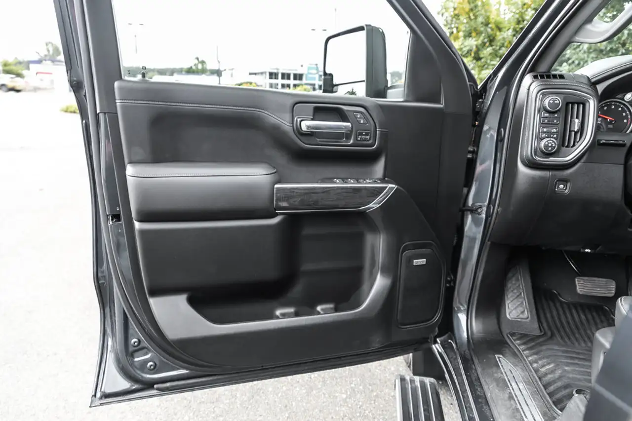 Chevrolet Silverado 1500 photo Chevrolet Silverado 1500