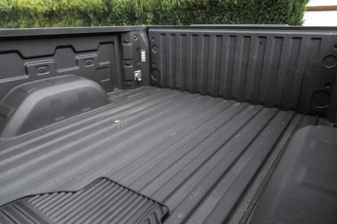 Chevrolet Silverado 1500 photo Chevrolet Silverado 1500