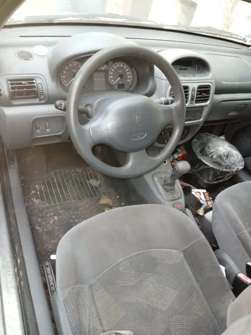 Renault Clio Clio 1.4i 16V RXE A - 2