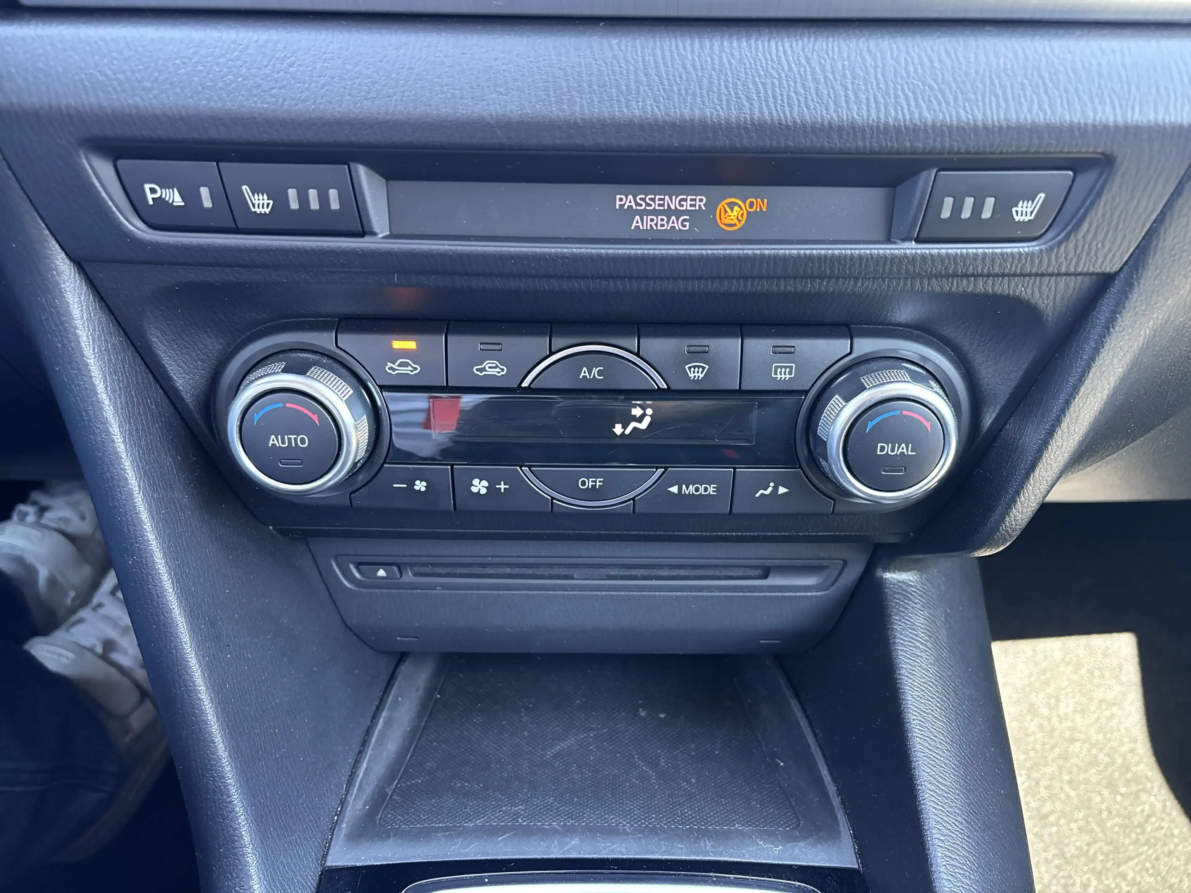 Mazda 3 2.0 SKYACTIV-G 165 Sports-Line SHZ+2xKlima+LM — photo 11